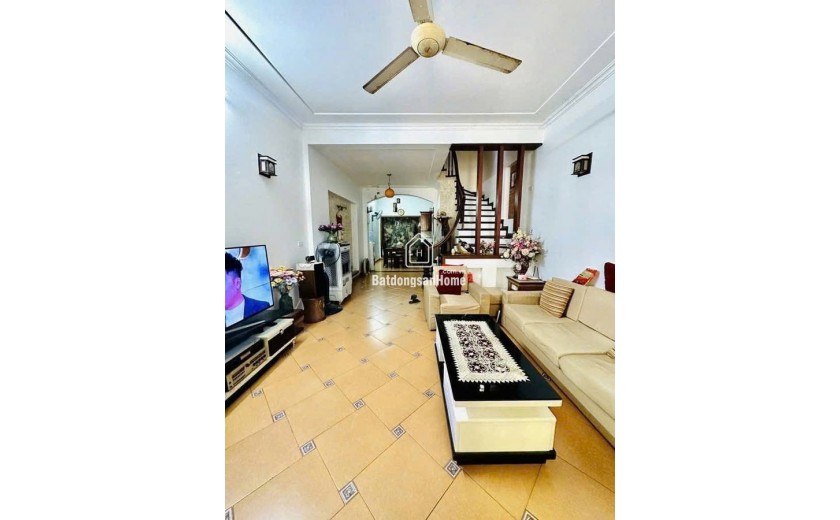 BÁN NHÀ TỨ LIÊN, TÂY HỒ. 60M2 4 TẦNG MT 5M GIÁ 15 TỶ- NGÕ THÔNG -OTO NHÀ DÂN XÂY CHẮC CHẮN VÔ CÙNG.